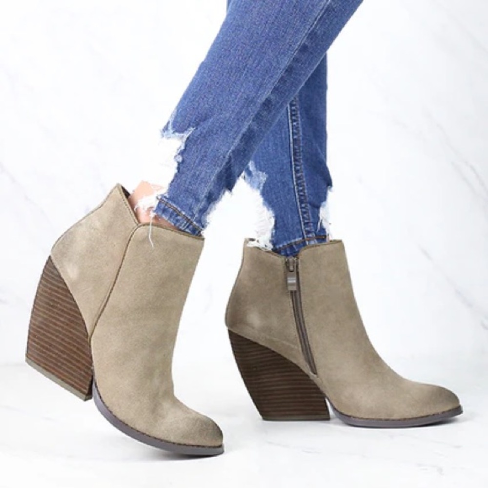 Very Volatile Whitby Suede & Leather Wedge Ankle Bootie Women’s Size 8